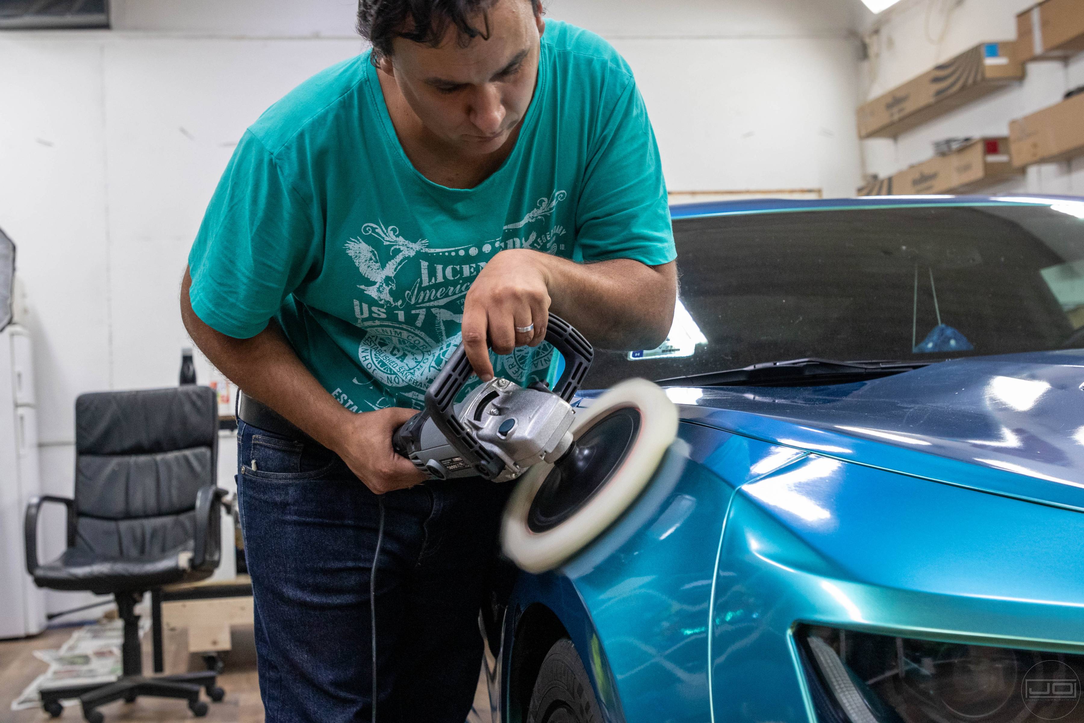 autó polírozás első sárvédőn 1. illusztráció