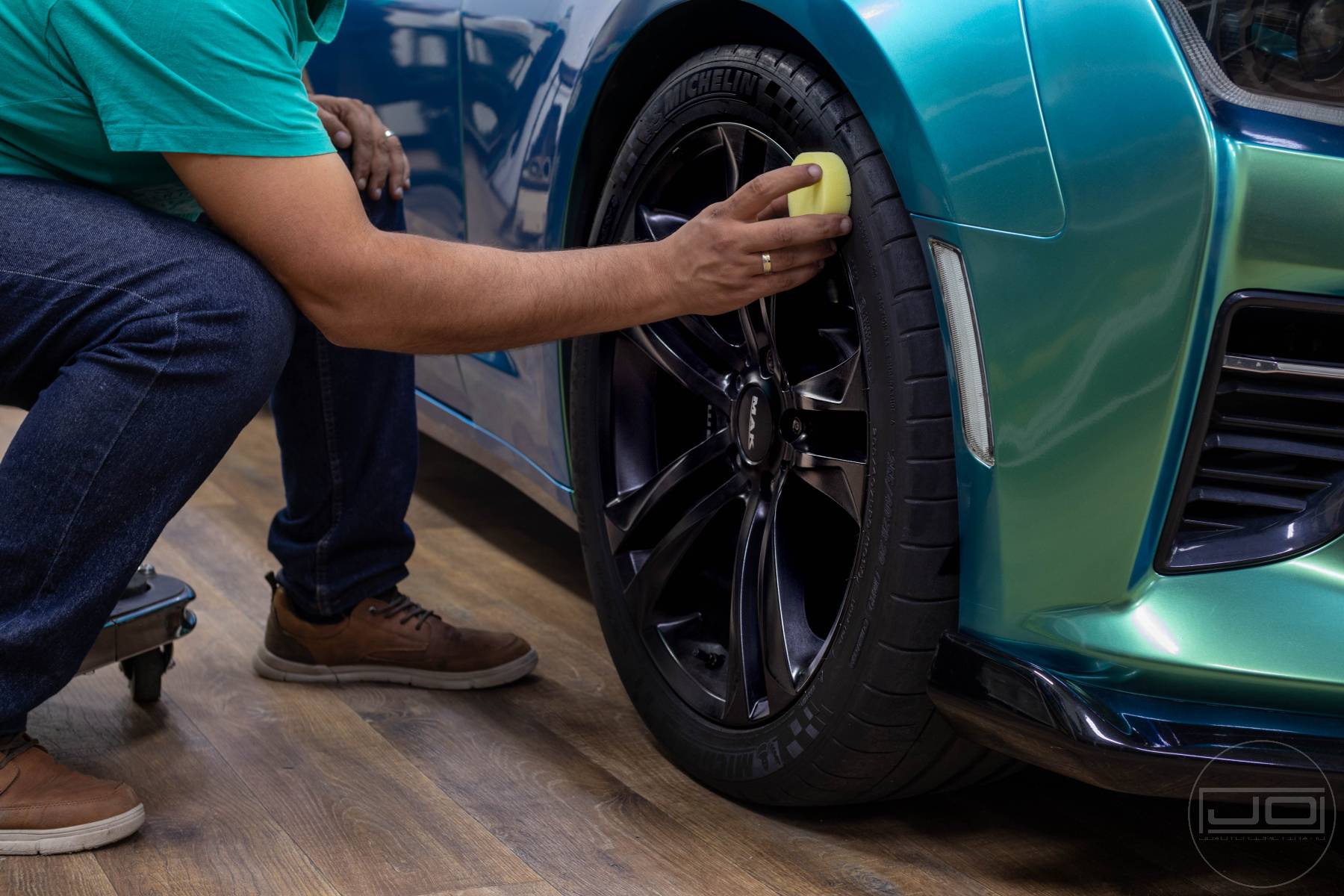 Felni tisztítás - mélyalapozó zselé gumi ápolásra 1. illusztráció