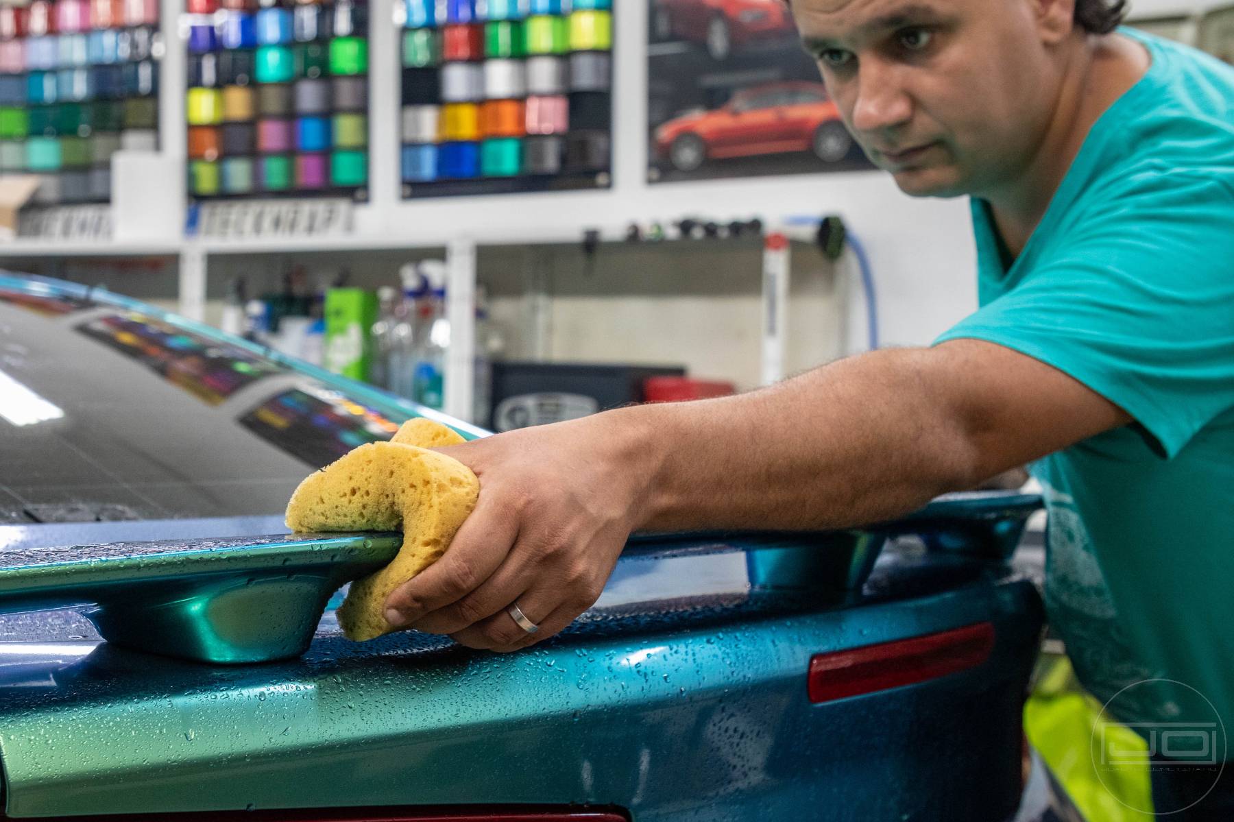 kézi autómosás nano aktív habos áztatással szárnyon: 2. bemutató kép kézi autómosás nano aktív habos áztatással szárnyon 2. illusztráció