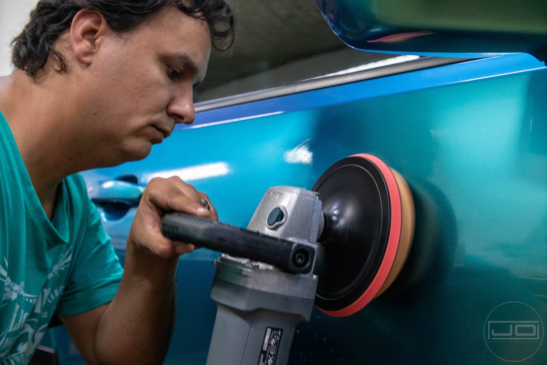 Többlépcsős polírozás ajtón 1. illusztráció