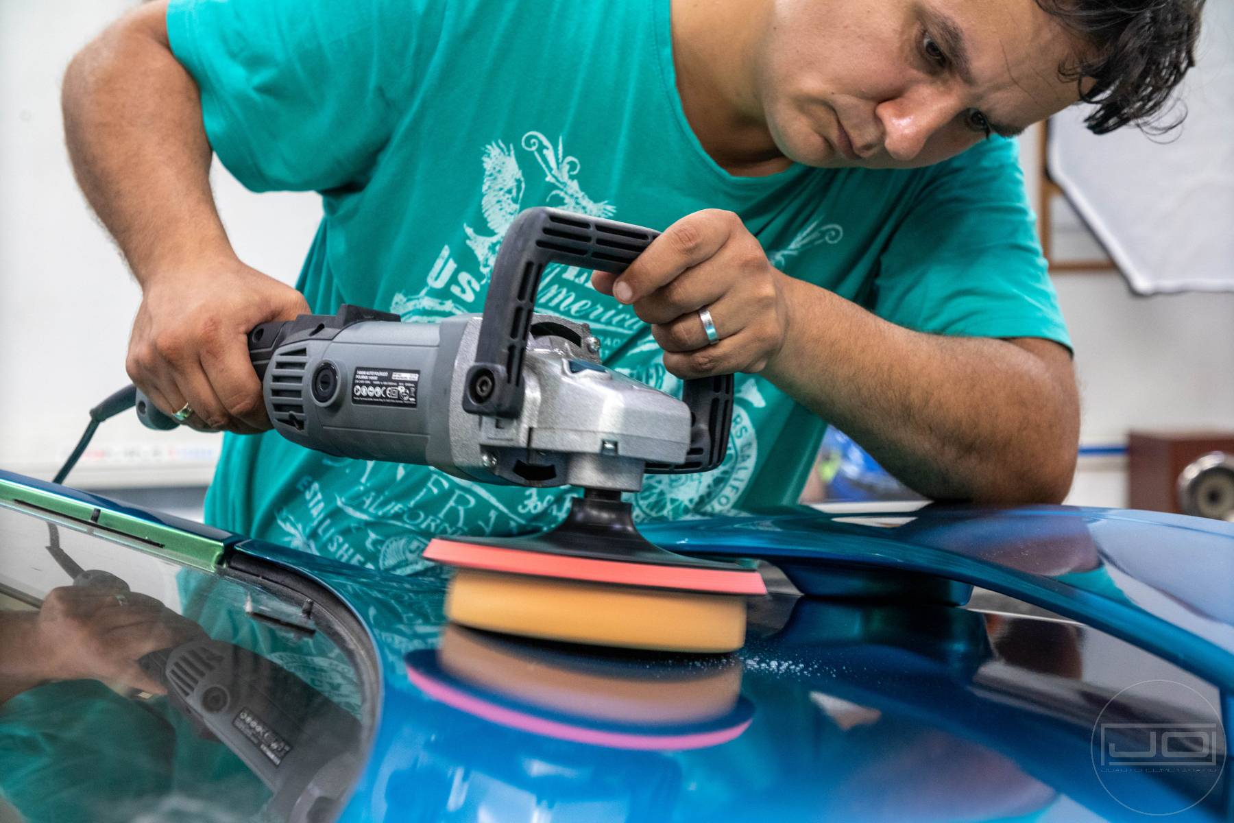 Többlépcsős polírozás csomagtérajtón 1. illusztráció