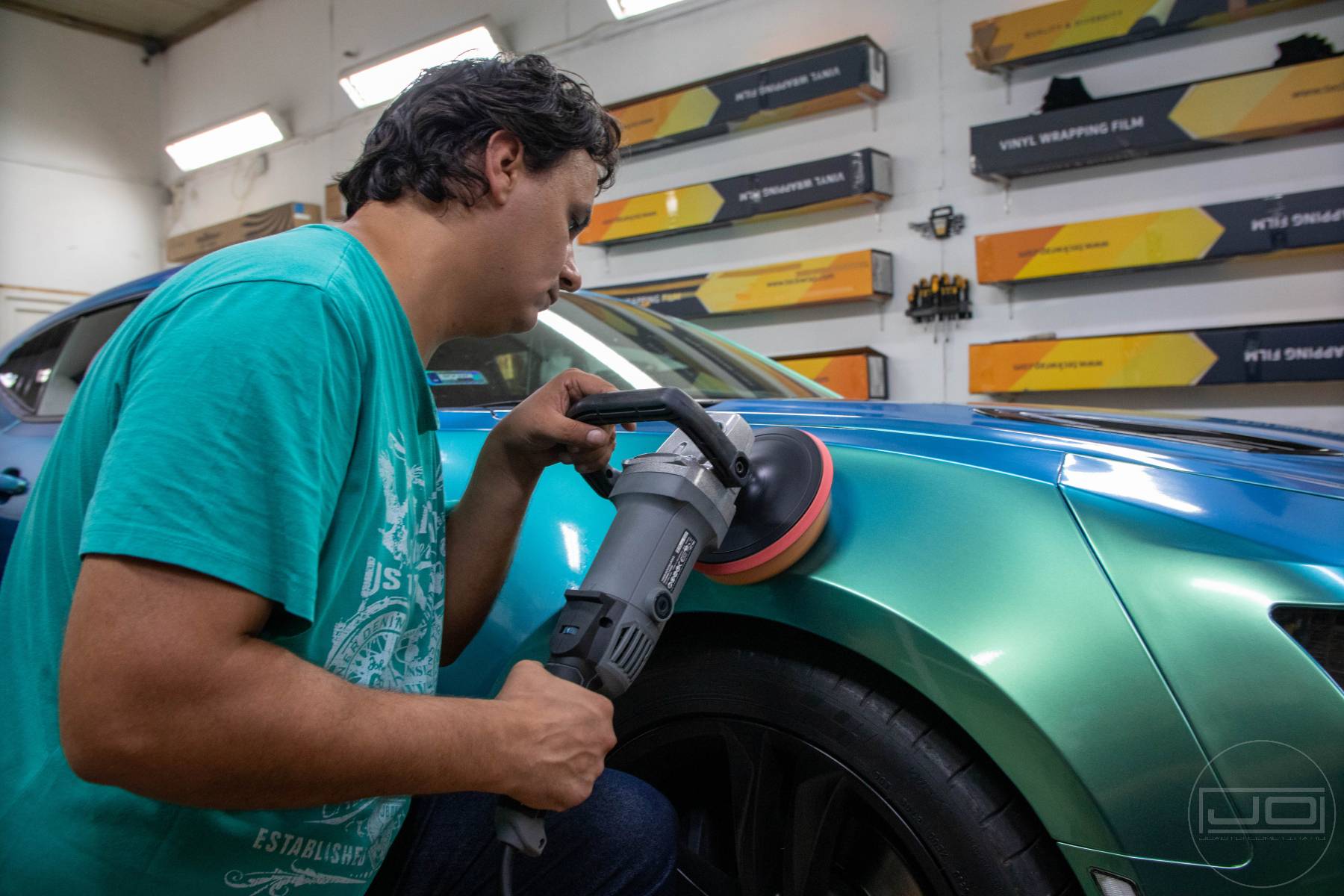 Többlépcsős polírozás első sárvédőn 1. illusztráció