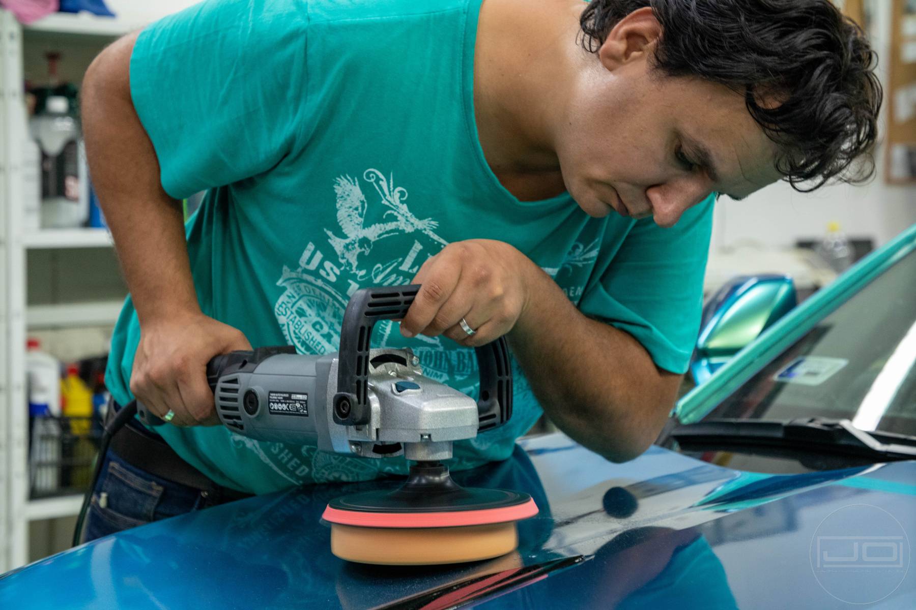 Többlépcsős polírozás gépháztetőn 1. illusztráció